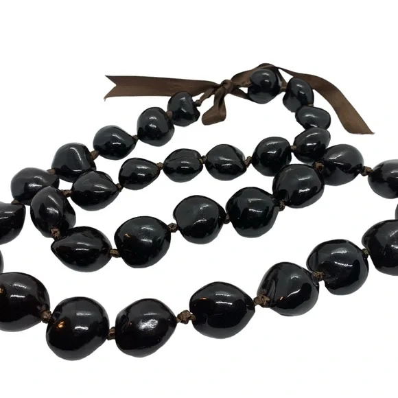 Vintage Hawaii Kukui Nut Lei Necklace - Picture 4 of 5
